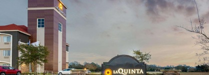 La Quinta Inn & Suites By Wyndham Bridge City