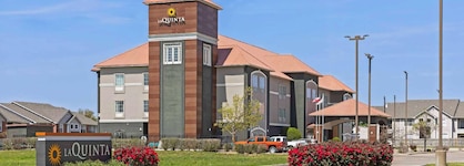 La Quinta Inn & Suites By Wyndham Hillsboro