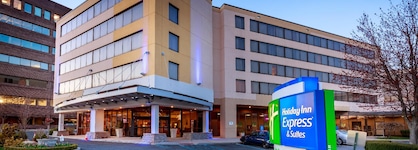 Holiday Inn Express & Suites Stamford
