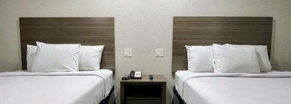 Days Inn By Wyndham Bloomington