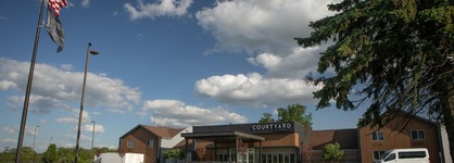Courtyard By Marriott Lansing