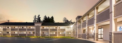 Clarion Pointe East Lansing University Area