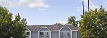 Bridgepointe Inn & Suites