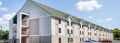Days Inn By Wyndham Lanham Washington D.C