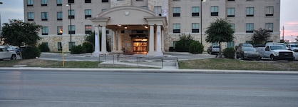Holiday Inn Express & Suites Del Rio By Ihg