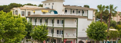 Universal Apartments Laguna Garden