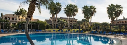 Lantana Resort Hotel & Apartments