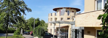 Ce Plaza Hotel