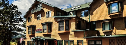 The Historic Crags Lodge