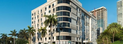 Hampton Inn & Suites Miami Wynwood Design District