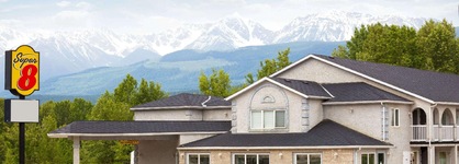 Super 8 By Wyndham Golden