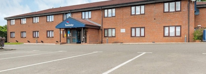 Go2 Dundee Camperdown Hotel