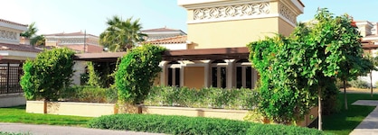 The Ritz-Carlton Abu Dhabi, Grand Canal