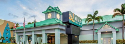 Beachside Hotel & Suites