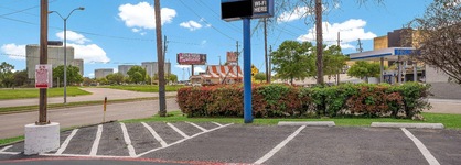 Motel 6 Dallas - Market Center