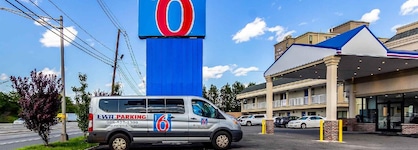Motel 6 Elizabeth - Newark Liberty International Airport