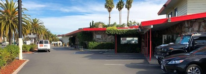 Econo Lodge Inn & Suites Oakland Airport
