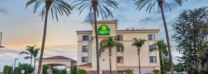 La Quinta Inn & Suites By Wyndham Ne Long Beach Cypress