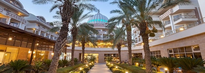 Kirman Belazur Resort & Spa