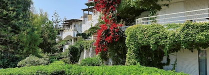 Apollonia Beach Resort & Spa