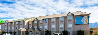 Motel 6 Bernalillo