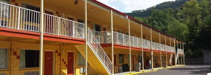 Econo Lodge Near Bluefield College