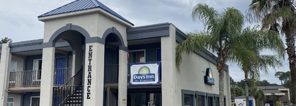 Days Inn By Wyndham Brunswick St. Simons Area