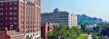 Residence Inn By Marriott Cincinnati Downtown The Phelps