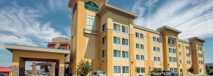 La Quinta Inn & Suites By Wyndham Denver Gateway Park