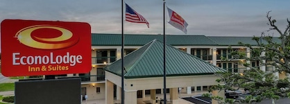 Econo Lodge Inn & Suites Foley