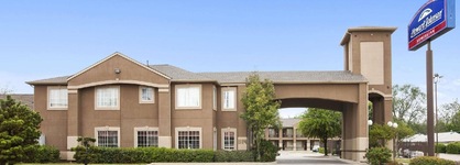 Howard Johnson By Wyndham Grand Prairie Near Lone Star Park