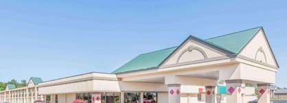 Ramada By Wyndham Grayling Hotel & Conference Center