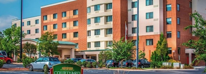 Courtyard By Marriott Greensboro Airport