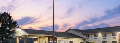 Super 8 By Wyndham Henrietta Rochester Area