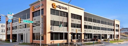 La Quinta Inn & Suites By Wyndham Indianapolis Downtown