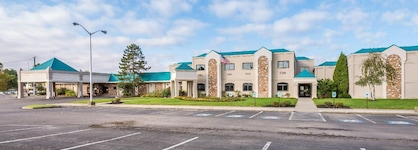 Cayuga Blu Hotel