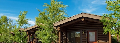 Elk Country Inn
