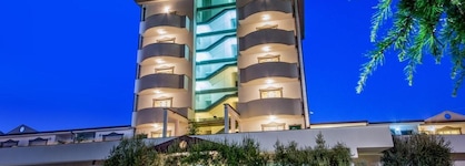 Arcom Palace