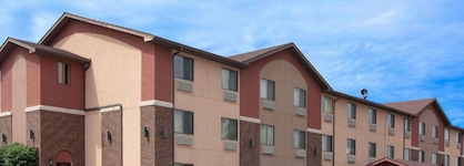 Super 8 By Wyndham Romeoville Bolingbrook