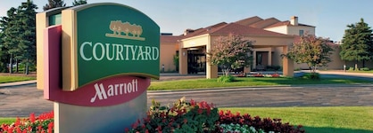 Courtyard Chicago Waukegan Gurnee
