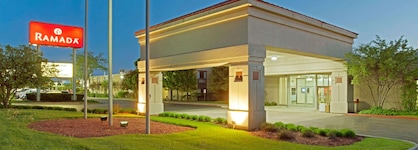 Ramada By Wyndham Waukegan Great Lakes