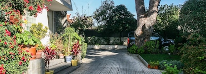 Casa Shanti Niketan