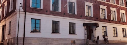 Donners Hotel