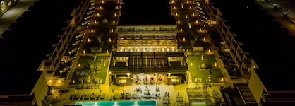 Hotel Oasis Salinas Sea
