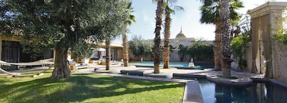 Palais Namaskar