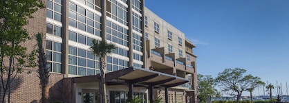 Hilton Garden Inn Charleston Waterfront Downtown