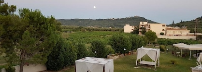 Eleni's Garden & Castello Suites