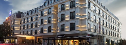 Wyndham Grand Istanbul Kalamis Marina Hotel