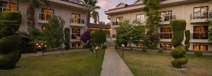 Han Deluxe Hotel