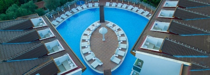 Ocean Blue High Class Hotel